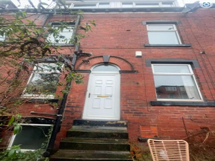 3 Bedroom House To Rent In Beechwood Terrace, Burley, Leeds, LS4
