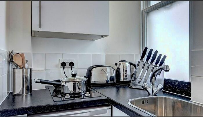 Studio To Rent In Hill Street, Mayfair, W1J