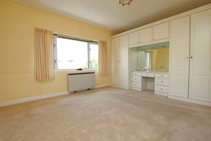 2 Bedroom Flat For Sale In St Leonards Road, Eastbourne, BN21