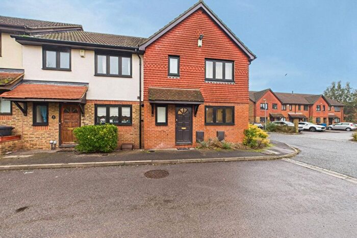 3 Bedroom Semi-detached House To Rent In The Wickets, Maidenhead, Berkshire, SL6