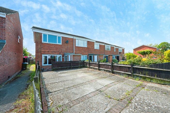 2 Bedroom End Terrace House For Sale In Grainger Gardens, Southampton, SO19