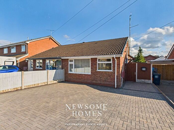 2 Bedroom Semi-Detached Bungalow For Sale In Park Avenue, Bryn-Y-Baal, Mold, CH7