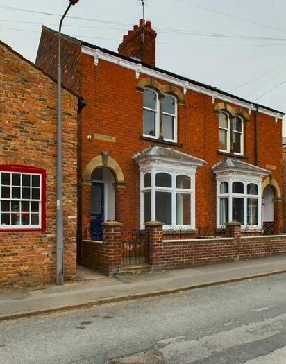 3 Bedroom Detached House To Rent In High Street, Barrow Upon Humber, DN19