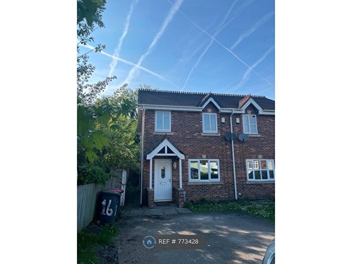 3 Bedroom Semi-Detached House To Rent In Mereclough Avenue, Worsley, Manchester, M28