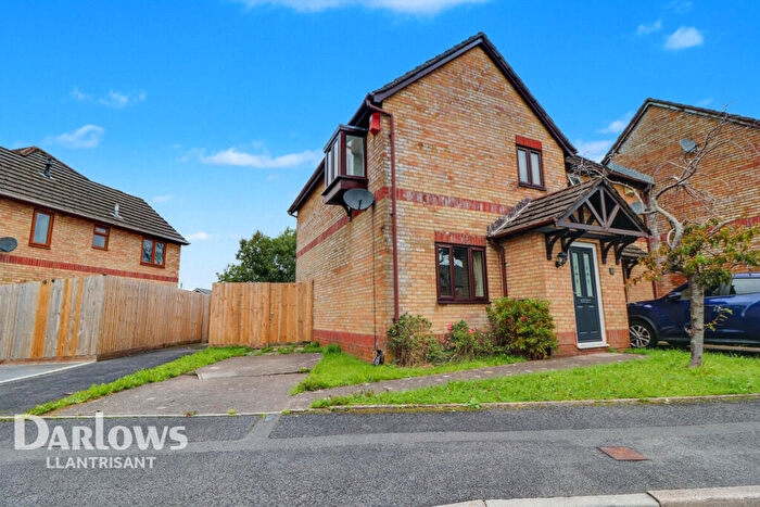 3 Bedroom End Of Terrace House For Sale In Manor Chase, Pontypridd, CF38