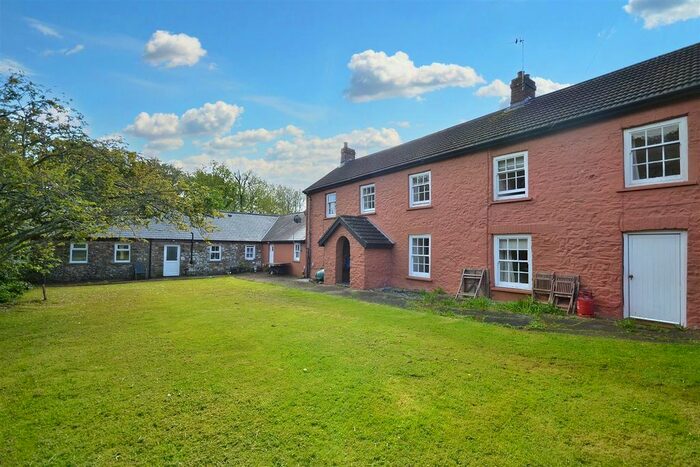 14 Bedroom Detached House For Sale In Dreenhill, Haverfordwest, SA62