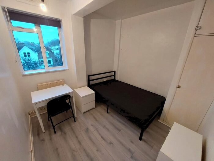 5 Bedroom Flat To Rent In Avenell Road, London, N5