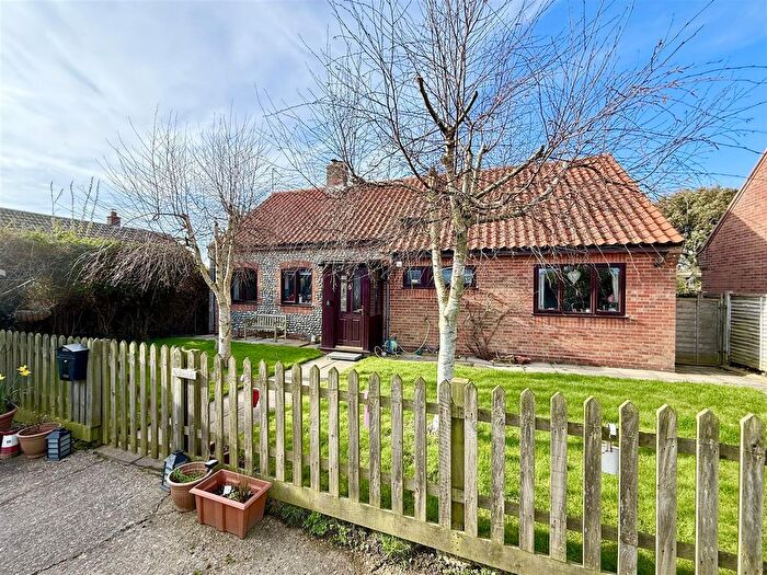3 Bedroom Detached Bungalow For Sale In Lighthouse Lane, Happisburgh, Norwich, NR12