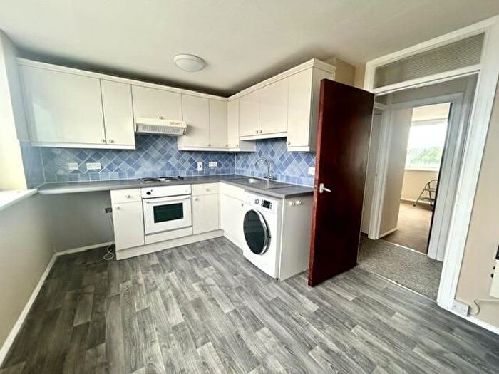 1 Bedroom Flat To Rent In Ashford, Surrey, TW15