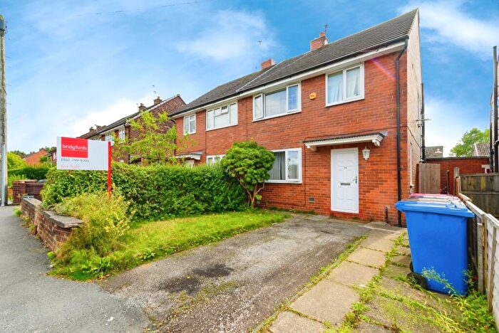 3 Bedroom Semi-Detached House For Sale In Worsley Avenue, Manchester, Lancashire, M28