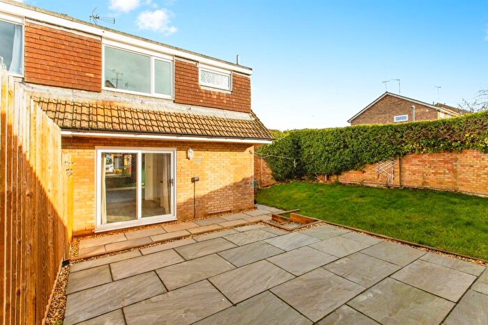 3 Bedroom Semi-Detached House For Sale In Clare Drive, Thrapston, Kettering, NN14