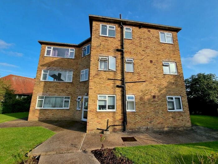 Studio To Rent In Tutts Barn Lane, Eastbourne, East Sussex, BN22