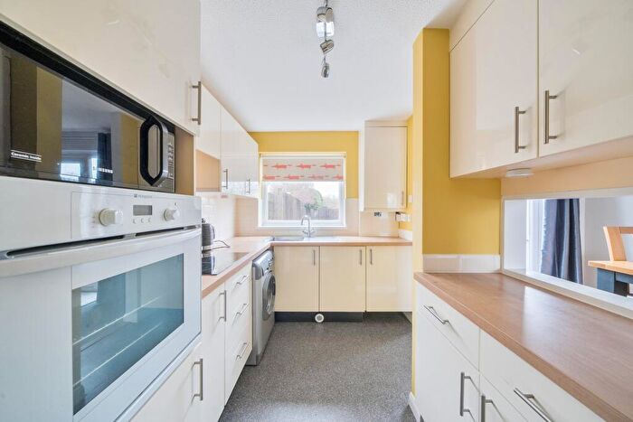 3 Bedroom Terraced House For Sale In Holmbury Close, Frome, BA11
