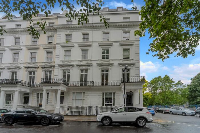 2 Bedroom Flat To Rent In St Stephens Gardens, London, W2