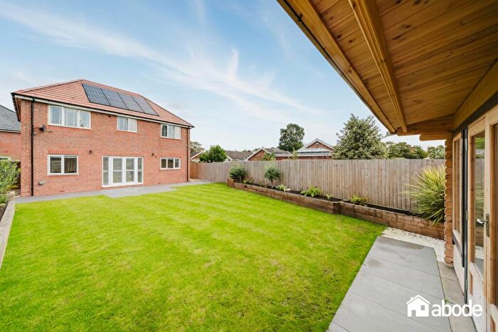 4 Bedroom Detached House For Sale In Hollow Drive, Thornton, Liverpool, L23