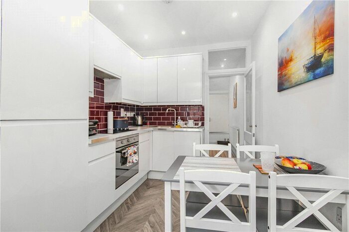 2 Bedroom Flat To Rent In Cowdrey Road, London, SW19