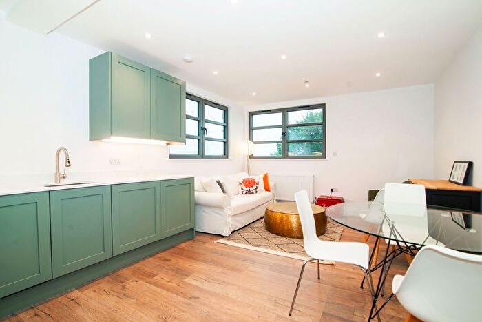 1 Bedroom Flat For Sale In Elm Grove, London, SW19