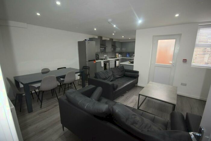 6 Bedroom Terraced House To Rent In Alderson Road, Liverpool, Merseyside, L15