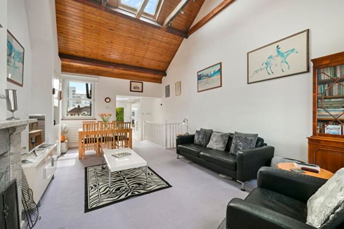 1 Bedroom Terraced House To Rent In Cold Harbour, London, E14