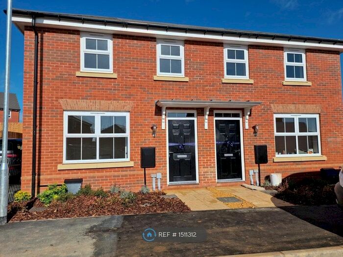 3 Bedroom Semi-Detached House To Rent In Hamlet Street, Northampton, NN8