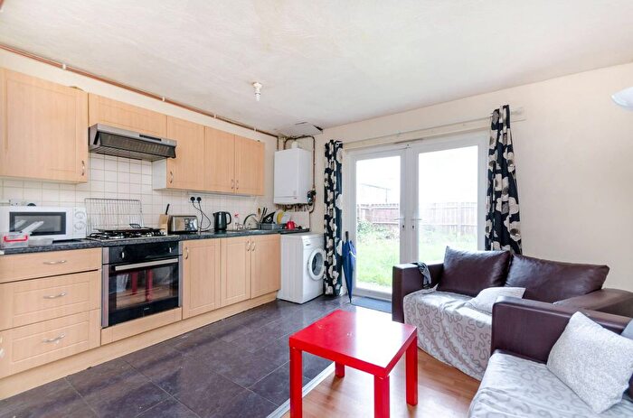 4 Bedroom Property For Sale In Warren Close, West Dulwich, London, SE21