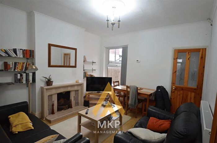 4 Bedroom Terraced House To Rent In Warwards Lane, Selly Oak, B29