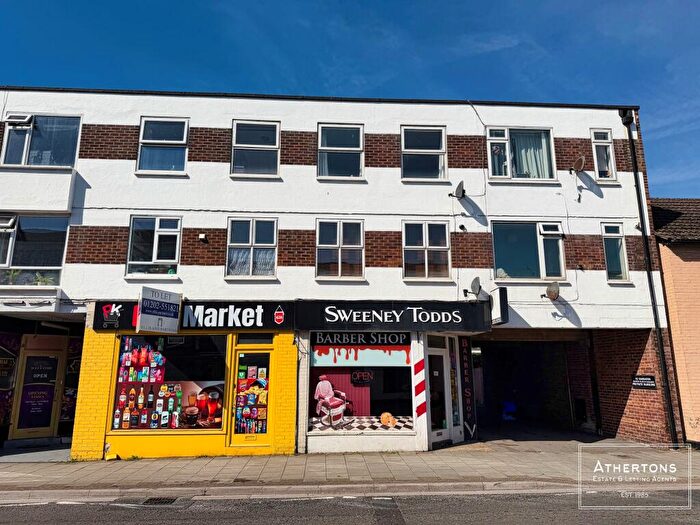 2 Bedroom Flat For Sale In Bargates, Christchurch, BH23