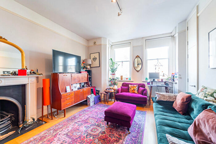 2 Bedroom Apartment For Sale In Shepherds Hill, Highgate, N6