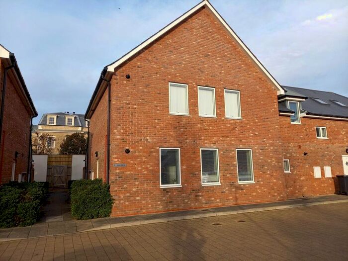 1 Bedroom Maisonette To Rent In Great Charta Close, Egham, Surrey, TW20