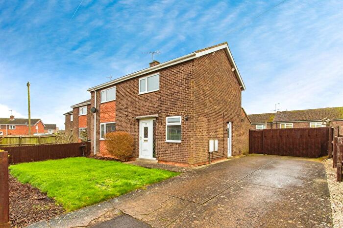 3 Bedroom Semi-Detached House For Sale In Drayton Close, Islip, Kettering, NN14