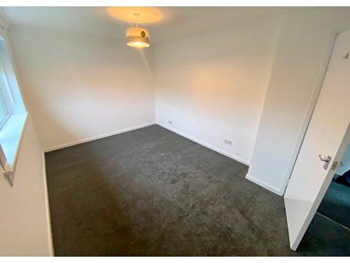 2 Bedroom End Of Terrace House To Rent In Elm Drive, Johnstone, PA5