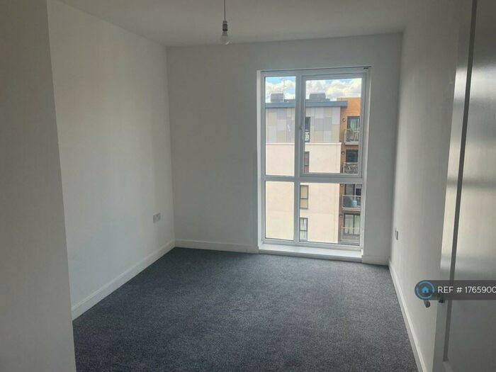 2 Bedroom Flat To Rent In Moyle House, Belvedere, DA17