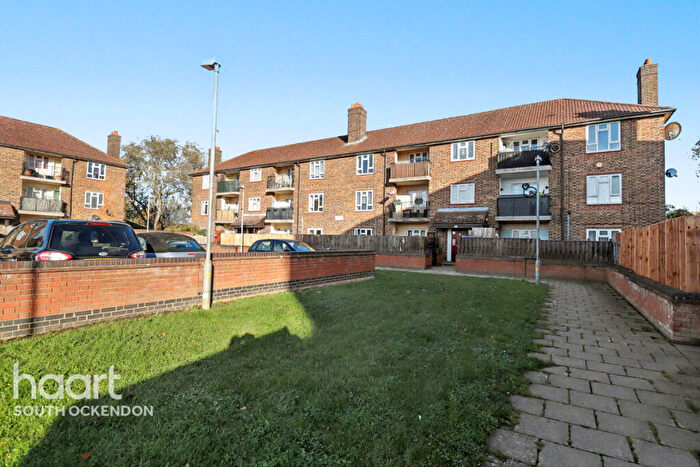 2 Bedroom Flat For Sale In Broxburn Drive, South Ockendon, RM15