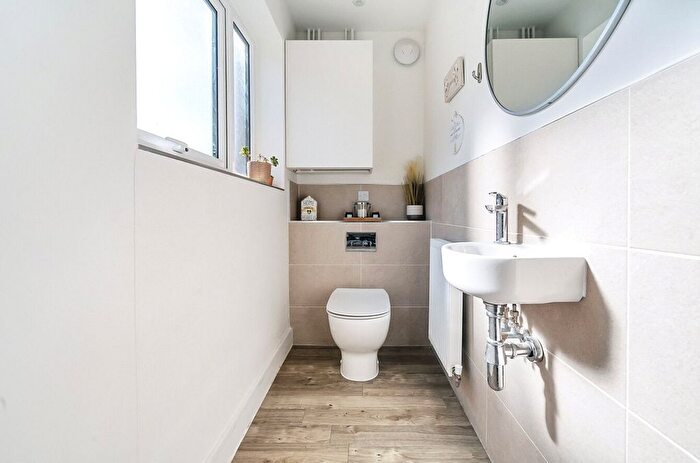 3 Bedroom Town House For Sale In George Avenue, Milton Keynes, Buckinghamshire, MK17