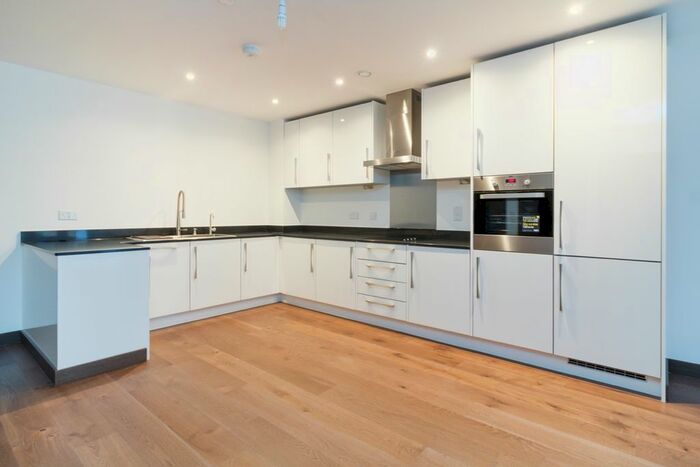 2 Bedroom Flat To Rent In Rosalind Drive, Maidstone ME14