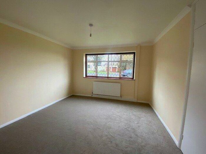 2 Bedroom Bungalow To Rent In Gorse Way, Hartley, Longfield, Kent, DA3