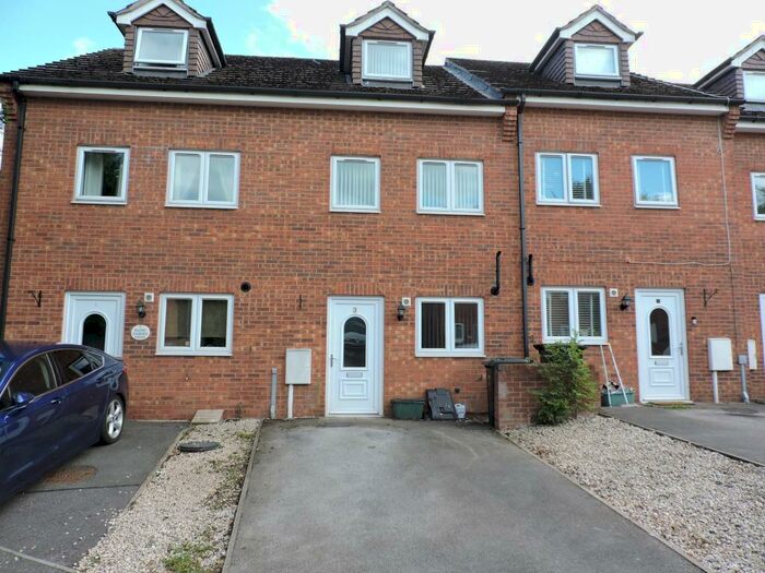 3 Bedroom Town House To Rent In Baird-Parker Drive, Carlton, Nottingham, NG4