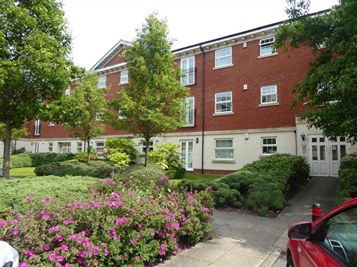 2 Bedroom Flat To Rent In Newtown Road, Newbury, RG14