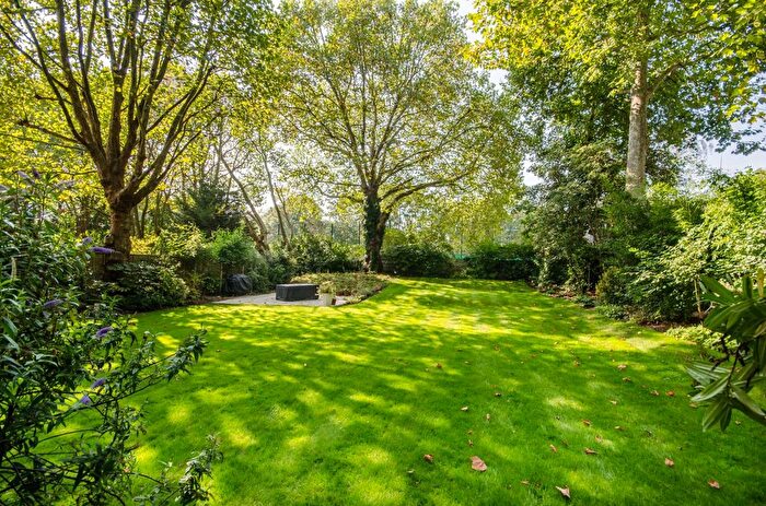 2 Bedroom Flat To Rent In Randolph Avenue, Maida Vale, London, W9