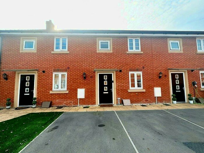 3 Bedroom Terraced House For Sale In Hutchins Way, Basingstoke, Hampshire, RG24