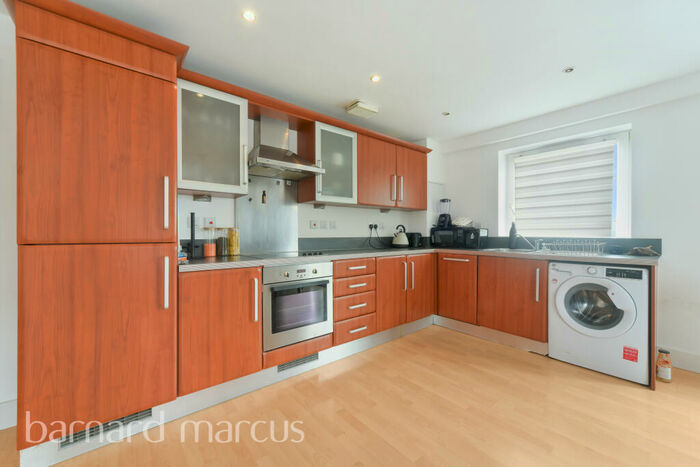 2 Bedroom Apartment To Rent In Station Approach, Epsom, KT19