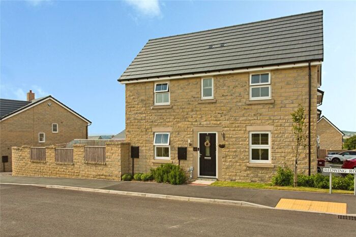 3 Bedroom Semi Detached House For Sale In Redwing Road, Burnley, Lancashire, BB11
