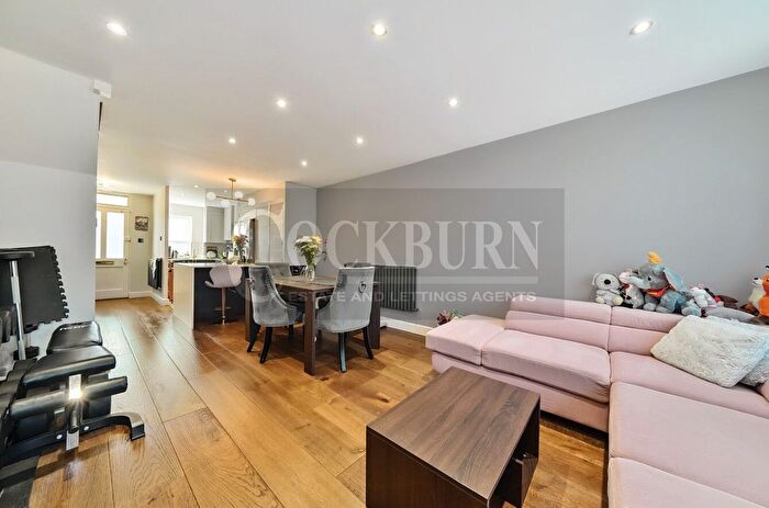 2 Bedroom Terraced House For Sale In Lonsdale Close, London, SE9