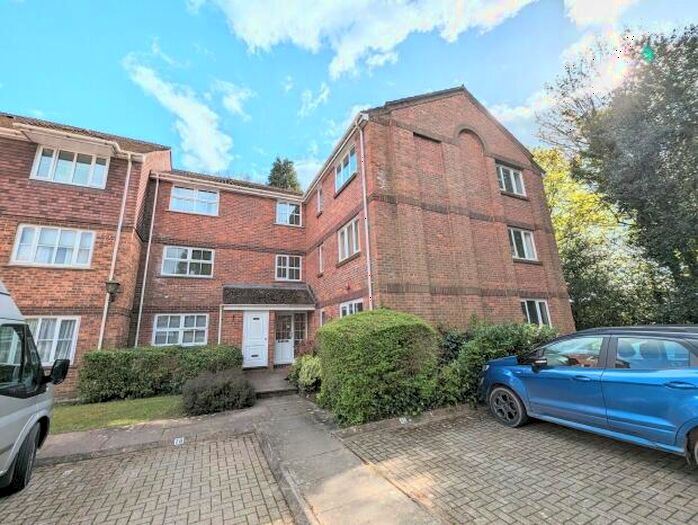 1 Bedroom Flat To Rent In Greenacres, Horsham, RH12
