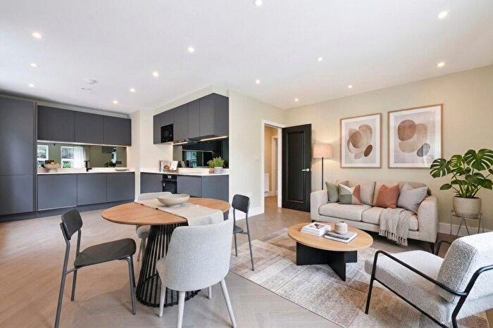 3 Bedroom Apartment For Sale In Cedar Road, Sutton, SM2