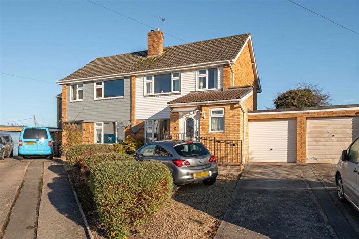 3 Bedroom Semi Detached House For Sale In Parklands, Trowbridge, BA14