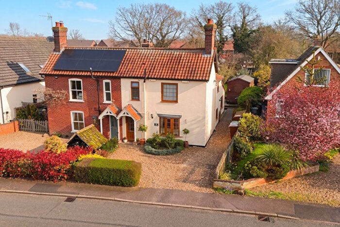 3 Bedroom Cottage For Sale In Blofield Corner Road, Blofield Heath, Norwich, NR13