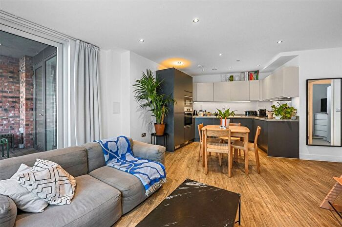 2 Bedroom Flat For Sale In Therm Court, Rookwood Way, London, E3