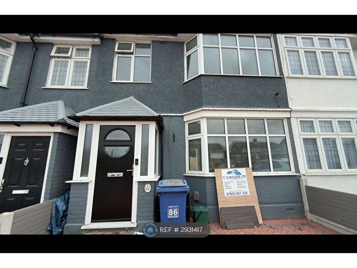 3 Bedroom Terraced House To Rent In Dock Road, Grays, RM17