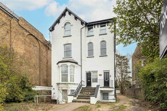 2 Bedroom Flat To Rent In Baring Road, Lee, SE12